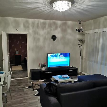 Anchor'S Nest Apartment โรวานิเอมิ ภายนอก รูปภาพ